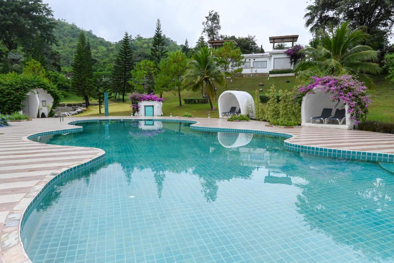 Swiss Valley Hip Resort Suan Phueng Exterior foto