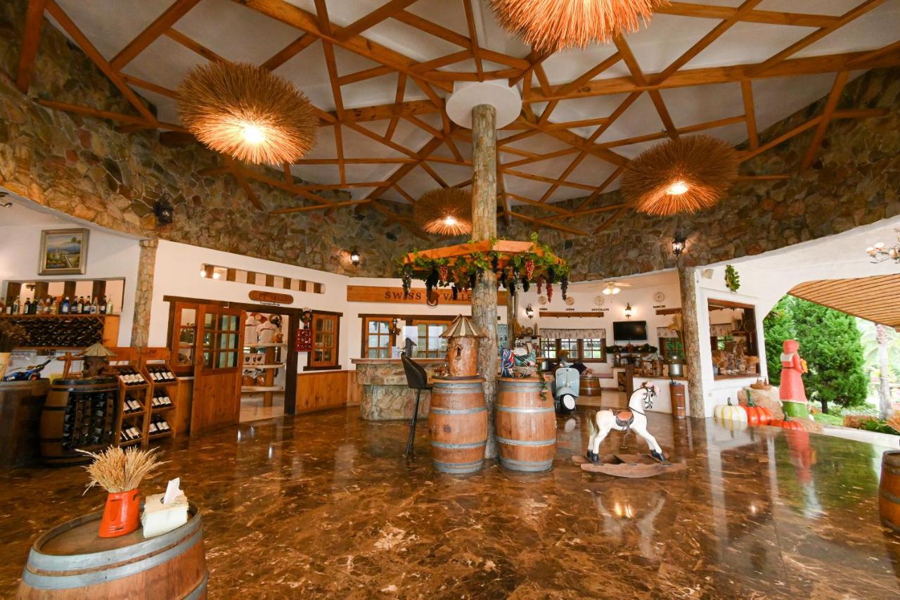 Swiss Valley Hip Resort Suan Phueng Exterior foto