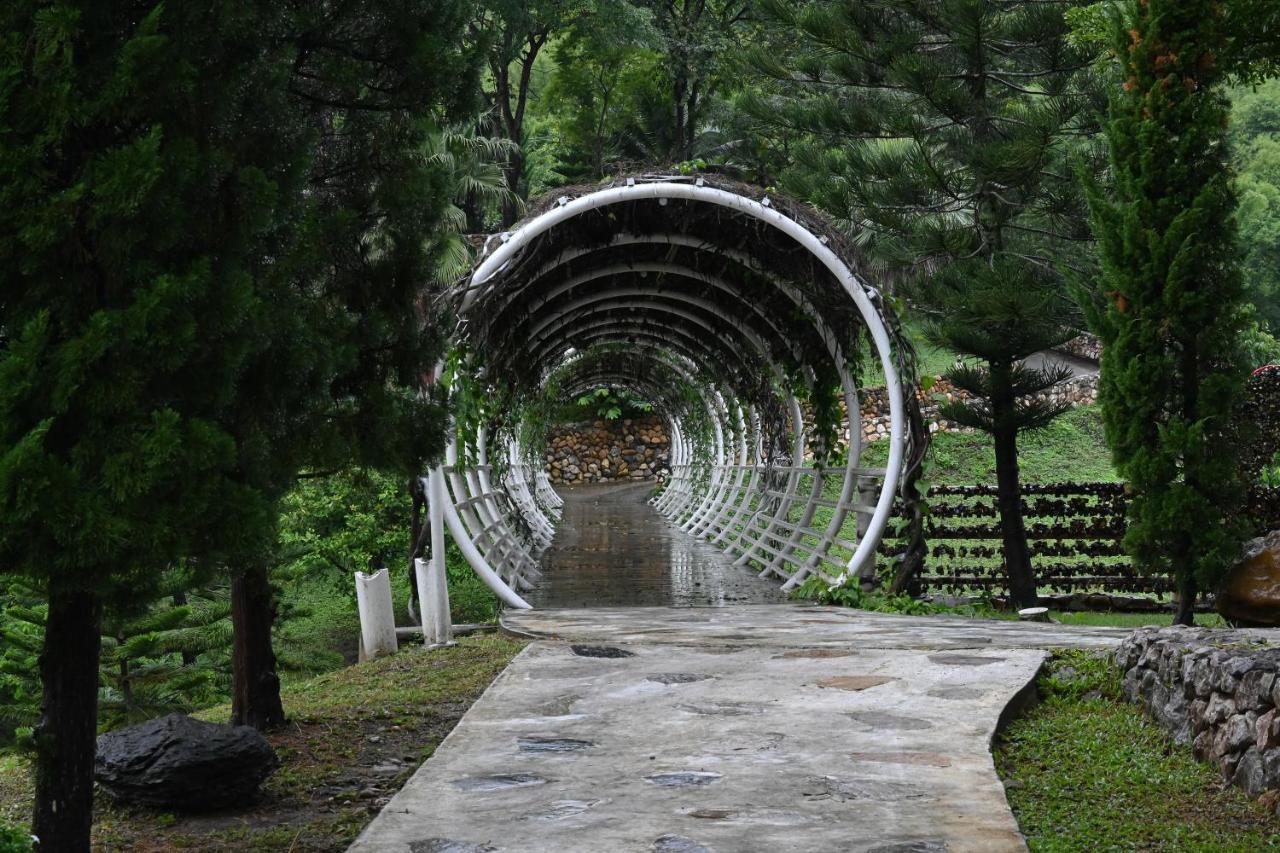 Swiss Valley Hip Resort Suan Phueng Exterior foto