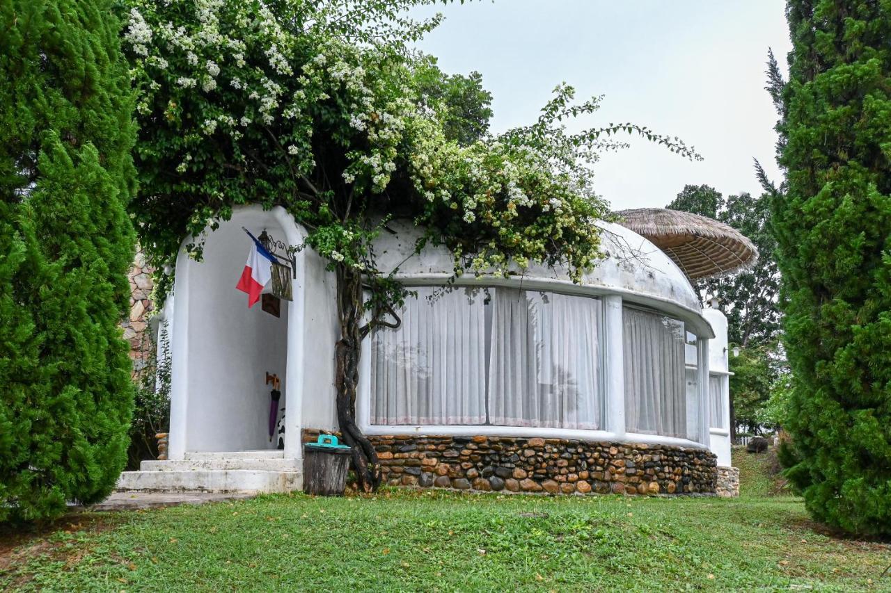 Swiss Valley Hip Resort Suan Phueng Exterior foto